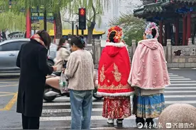 簪花是啥花？还没开门就排起长队，“簪花姑娘”在济南火出圈图片