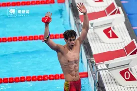 潘展乐启蒙教练巴黎现场见证爱徒夺冠：潘展乐温州话就叫“破纪录”！图片