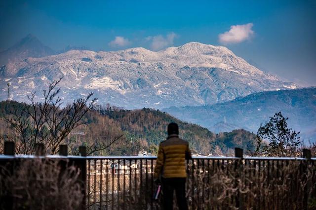 不上班，就上山！