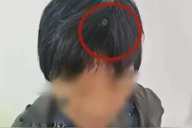 戴假发藏摄像头、双腿绑手机！昆明一男子为了这场考试也是“拼了”图片