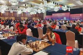 第五届全国智力运动会合肥开赛 海南国际象棋队张岚琳战平世界亚军雷挺婕图片