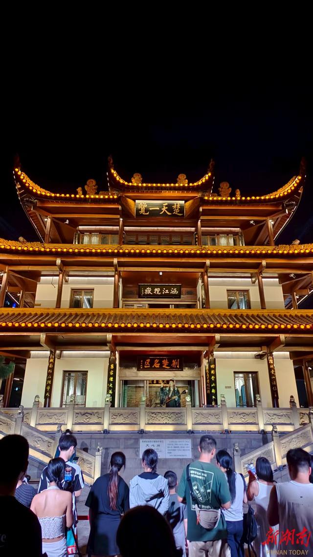 酷暑高温，夜游湖南“热”起来