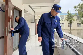 南漳消防“学雷锋·送温暖”守护“夕阳红”图片