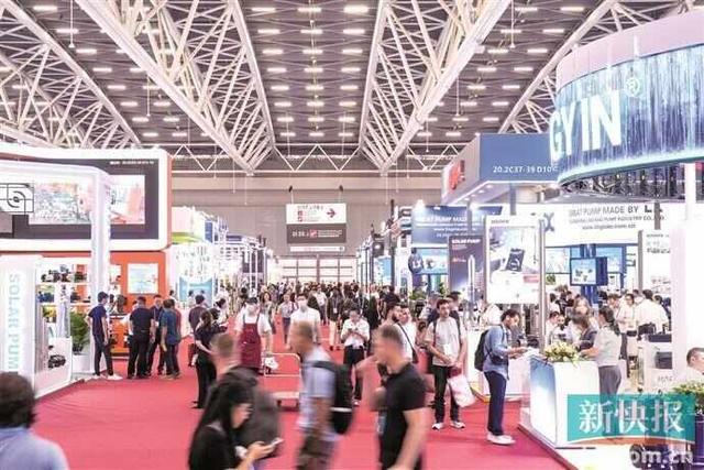 第138届广交会首日境外采购商同比增长7% 服务机器人展区再成“顶流”