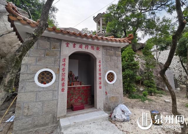 跟着名士黄河清游览莲花峰