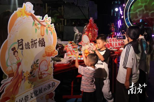 26年不间断！汕头濠江烧塔活动燃爆中秋夜