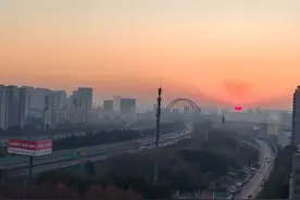 云南“红色太阳”引猜测 气象专家解释图片