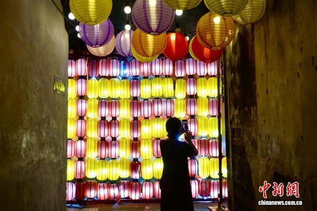 浙江湖州小西街：江南街巷吸引游客打卡