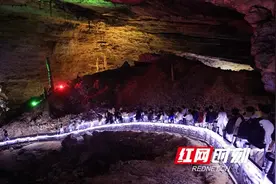 张家界黄龙洞景区：溶洞奇观引客来（组图）图片