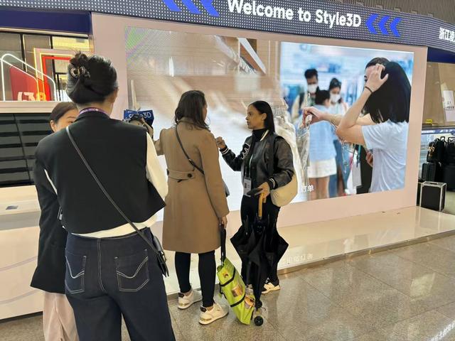AI服装绘图、3D打印鞋广交会吸睛，创新设计成中国出口新力量