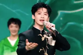 快一年了，白敬亭“占春山”抢C位终于有了结果图片