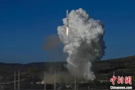 中国成功发射天平三号卫星图片
