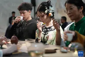 杭州：茶博会 品茶香图片
