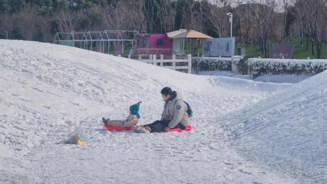 还去啥东北 金山就有“冰雪大世界”！