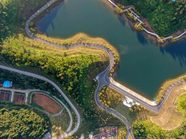 湿地公园秋色美