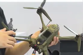 新型军用无人机亮相！图片