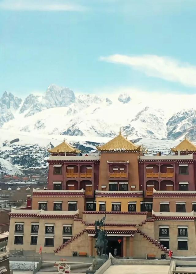 雪后的甘孜，走一路美一路！