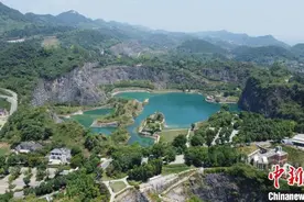 重庆铜锣山矿山公园风景如画图片