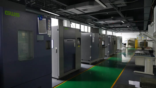 陕西西安市阎良区：5毫米厚、比一枚硬币还小，这款电源模块刷新世界记录