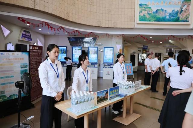 国庆假期过半，安全秩序不松懈！龙虎山文明旅游服务暖人心！