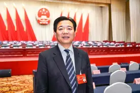 两会会客厅 | 专访济南市人大代表，市委组织部副部长，市人力资源社会保障局党组书记、局长宁延学：全力抓好就业第一民生 服务保障项目提升年图片