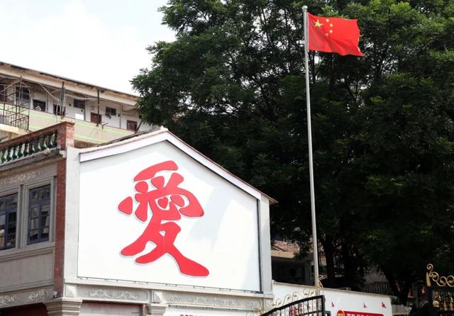 氛围拉满！古城刷屏了，最美中国红！