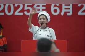 延边大学食堂阿姨毕业典礼发言引关注，校方：是基层员工，因表现优异被选上发言图片