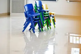 两年减少2万所幼儿园，多地探索“幼转老”“老幼共托”图片