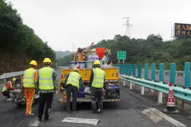 汕昆高速公路黔西南段部分路段封闭施工延期 驾驶员需提前规划绕行图片