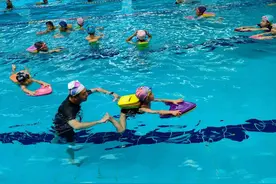 夏天游泳好玩却担心健康？疾控专家制定“健康手册”图片