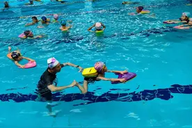 夏天游泳好玩却担心健康？疾控专家制定“健康手册”图片