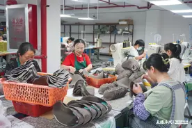 印江：东西协作让搬迁群众“有家”更“有业”图片