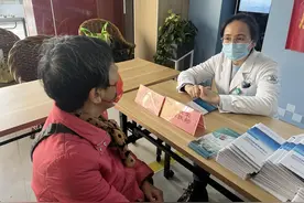 百场义诊进小站丨肿瘤家族遗传概率高吗？医生：妈妈得了乳腺癌，女儿需要早预防图片