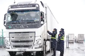 高质量发展“新”速度丨风雪无阻 塔城巴克图口岸保障货物通关图片