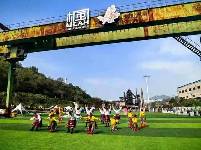 我们的节日｜燃爆！本溪国庆首日文旅活动“火力全开”，邀你共赴“国枫”盛宴