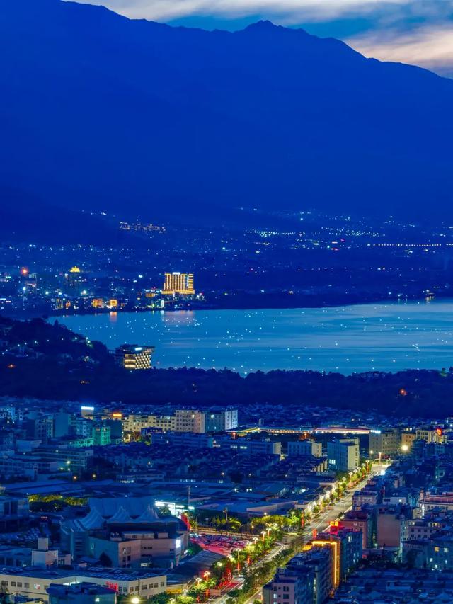 来吹吹晚风吧!大理这些地方越夜越美丽