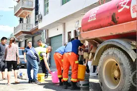 重庆黔江：高温干旱用水告急 多措并举送水到户图片