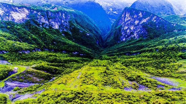 利川寒池：悬在云端的四季