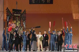 舞剧《海的一半》：一半在南洋 另一半在闽南图片