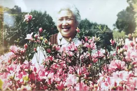 涓涓春水含冰柔图片