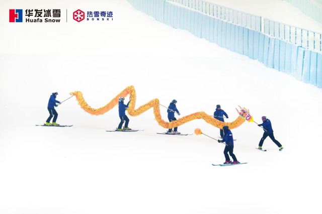 试营业首月迎客超40万人次！深圳华发前海冰雪世界火爆“出圈”