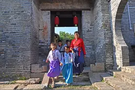 推动农业特色产业与乡村旅游融合发展图片