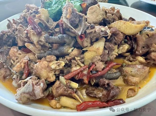 周末去哪玩?来安宁县街筲箕凹陶陶居赏景休闲