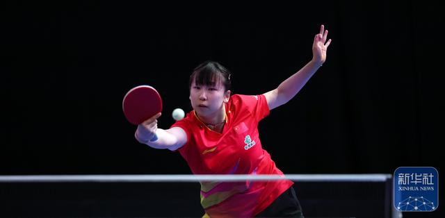 纵歌曼晋级WTT伦敦球星挑战赛32强