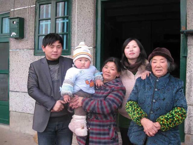 娄底14岁初中生作文看哭全网，得知爆火首先看恶评，回应用AI质疑：算是另一种夸奖