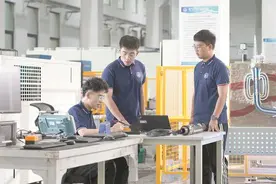 湖北多所高校打造新工科 本科今年开设“智能+”专业图片