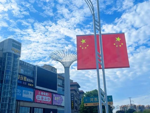 中国红，红安红！