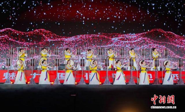2025图们江文化旅游节开幕 展多元民族风情