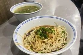 边拍边画丨最爱那寒夜里的一口热汤图片