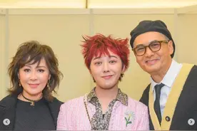 周润发自曝自己没有个人社交平台账号：我还用着诺基亚图片